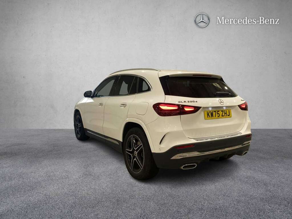 Mercedes-Benz GLA Class 220D 4Matic Amg Line Executive 2026 KW75ZHJ White
