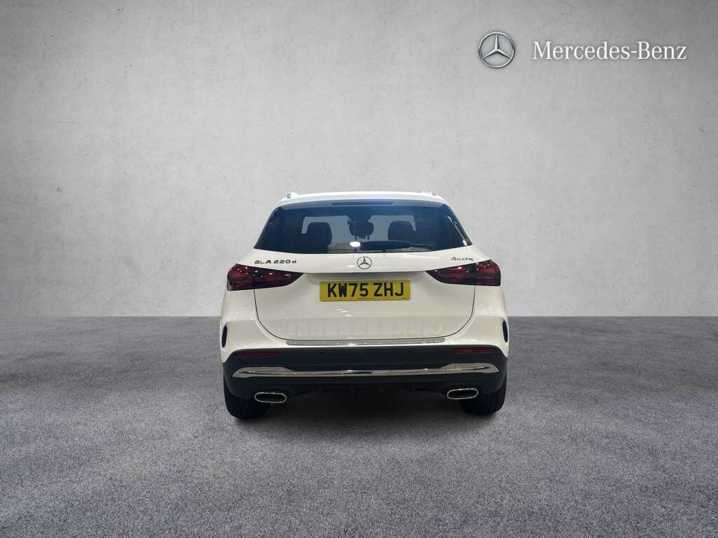 Mercedes-Benz GLA Class 220D 4Matic Amg Line Executive 2026 KW75ZHJ White #2