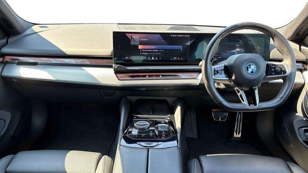 BMW i5 250Kw Edr40 M Sport Pro 84Kwh At Teccmf22kw Grey #4
