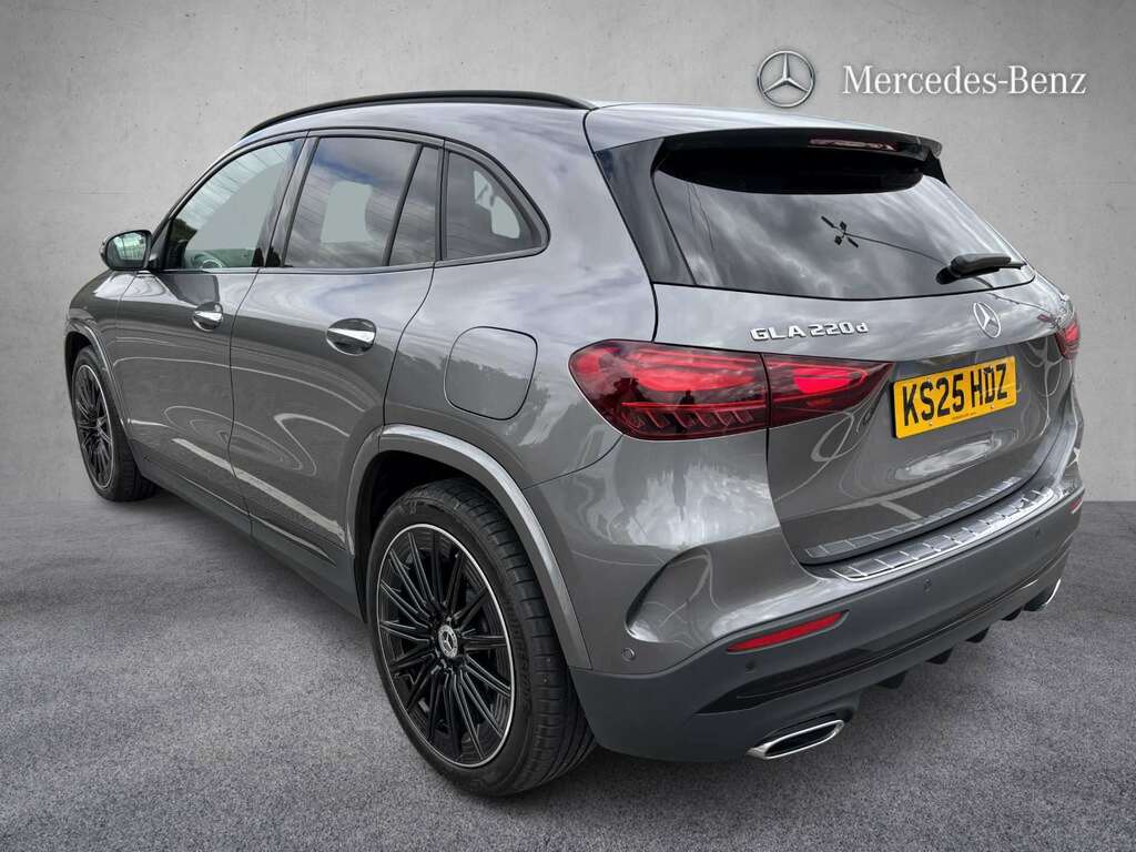 Mercedes-Benz GLA Class 220D 4Matic Amg Line Premium Plus 2025 KS25HDZ Grey #2