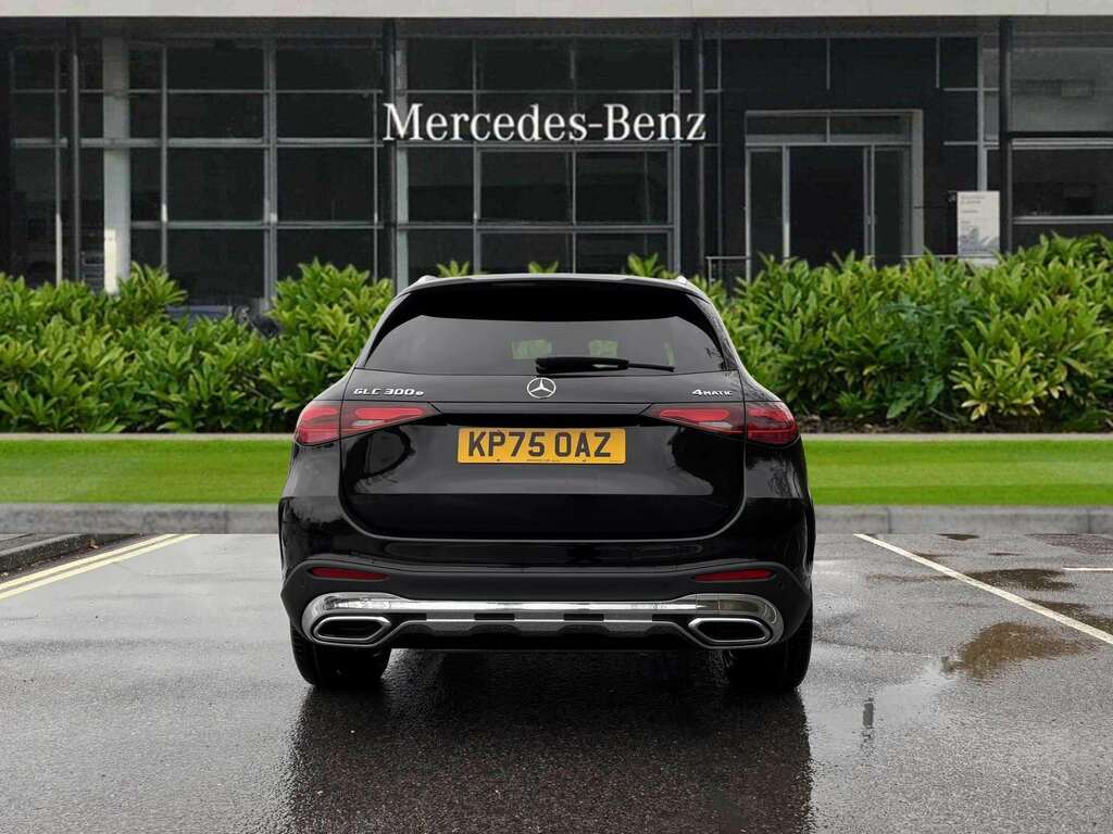 Mercedes-Benz GLC Class 300E 4Matic Amg Line 9G-tronic 2025 Black #5