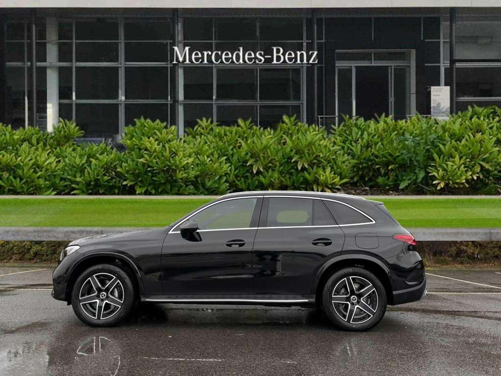 Mercedes-Benz GLC Class 300E 4Matic Amg Line 9G-tronic 2025 Black #3