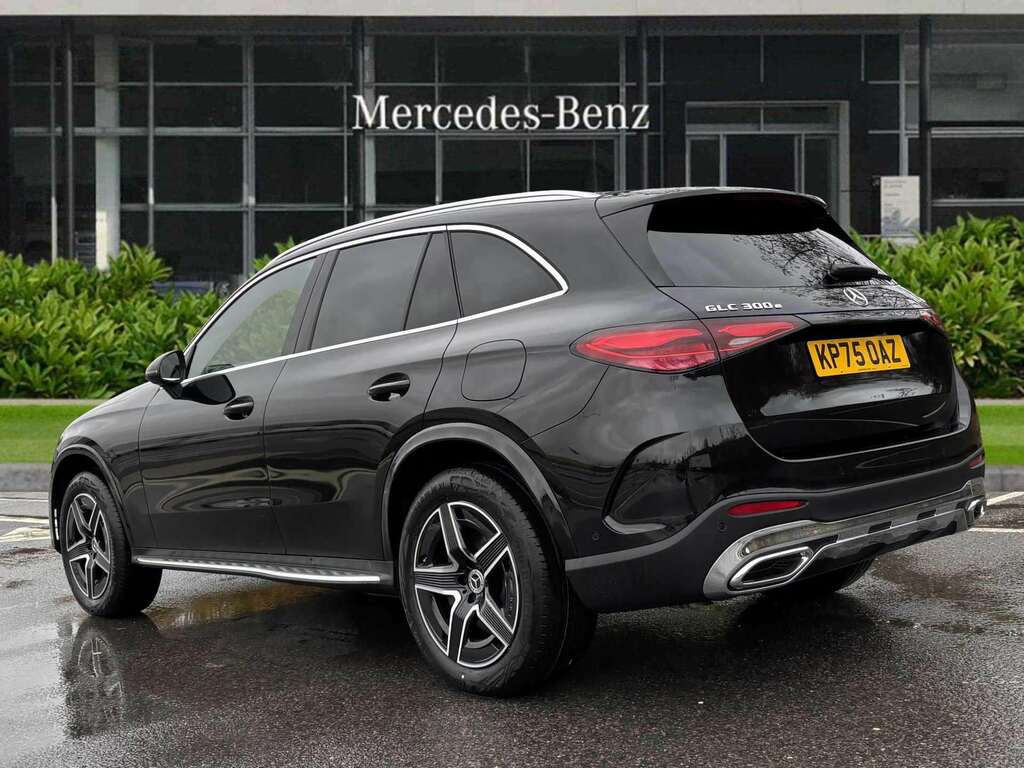 Mercedes-Benz GLC Class 300E 4Matic Amg Line 9G-tronic 2025 Black #2