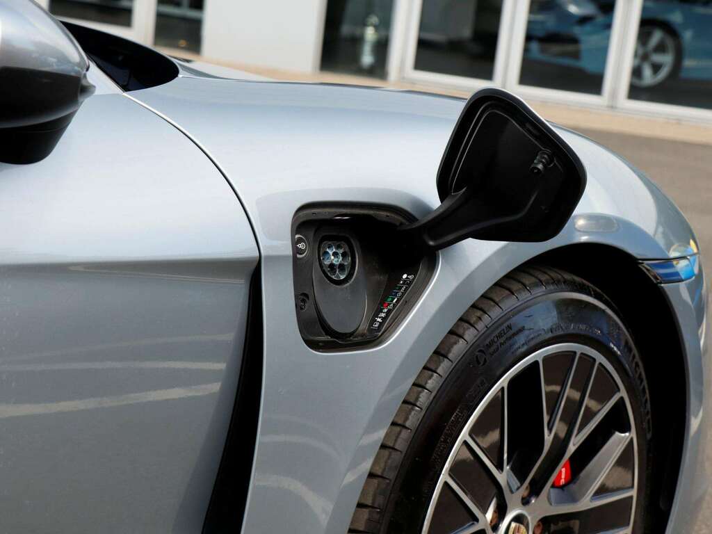 Porsche Taycan 390Kw 4S 79Kwh 22Kw 5 Seat White #28