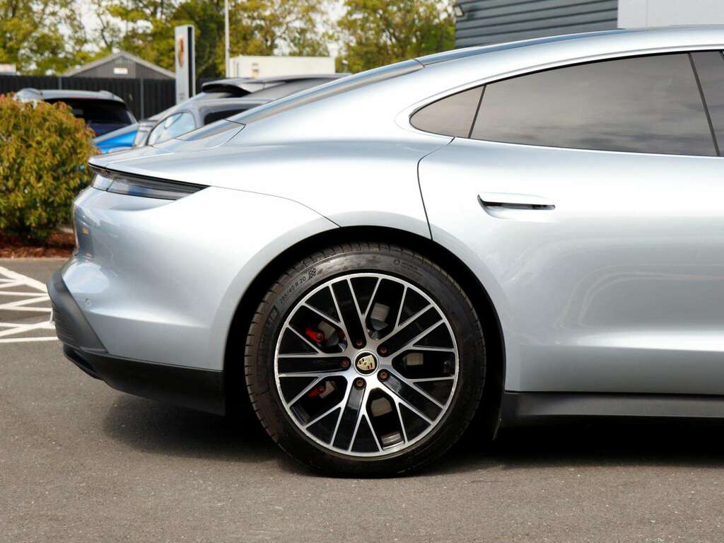 Porsche Taycan 390Kw 4S 79Kwh 22Kw 5 Seat White #27
