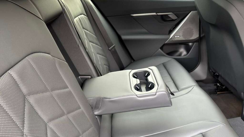 BMW i5 Saloon Grey #37