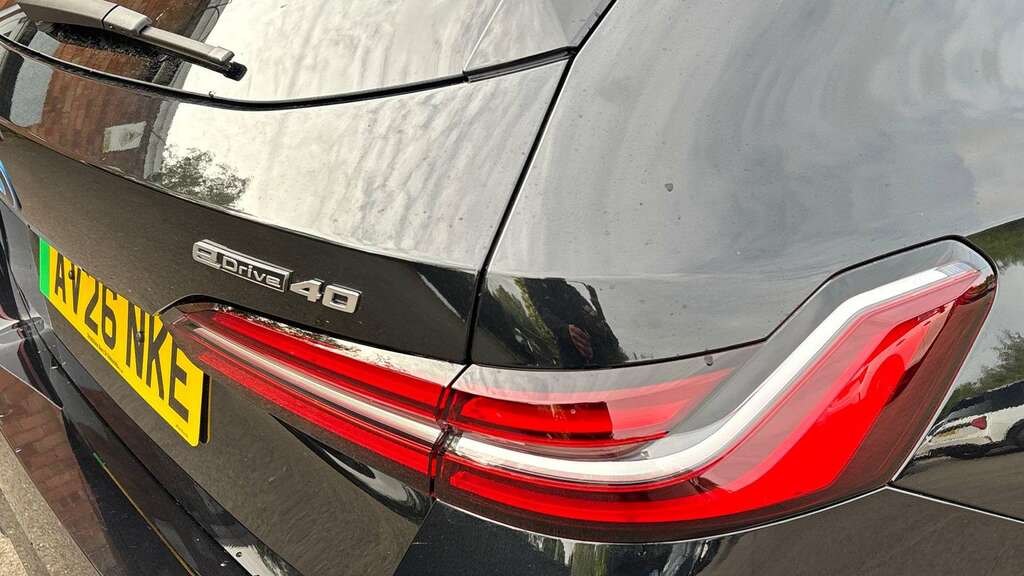 BMW i5 Saloon Grey #15