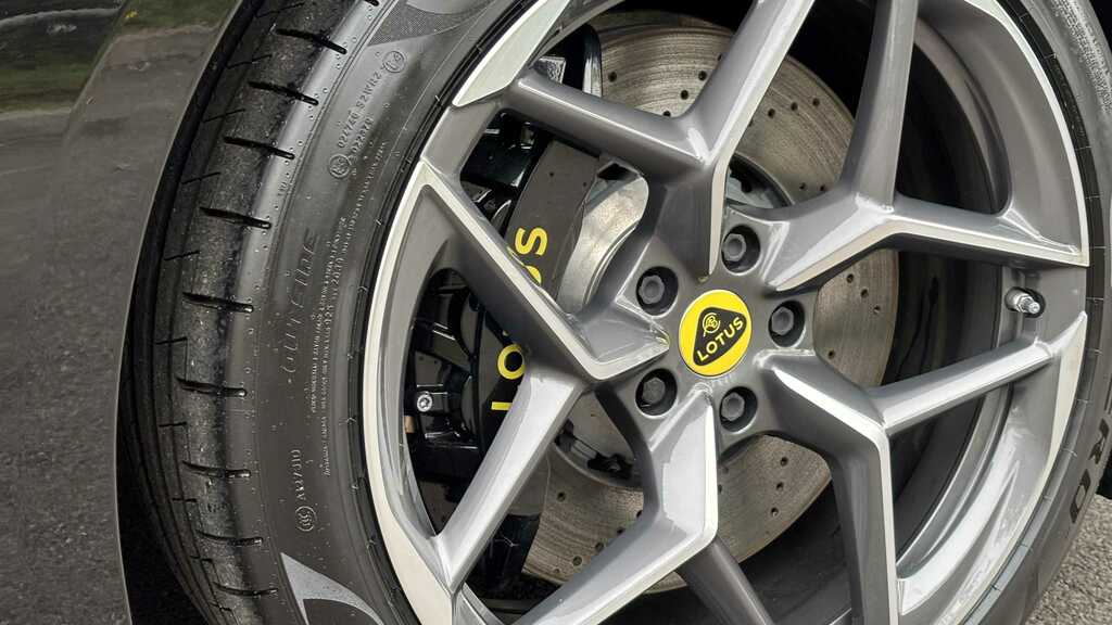 Lotus Emeya 450Kw 102Kwh 2025 RV75KPK Black #6