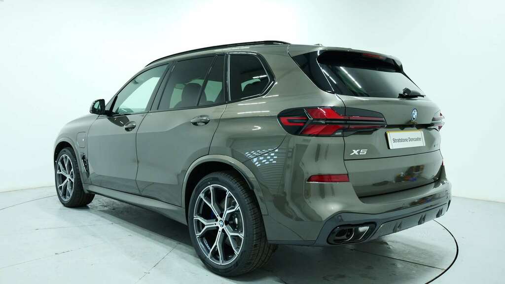 BMW X5 Xdrive50e M Sport 2026 Green #2