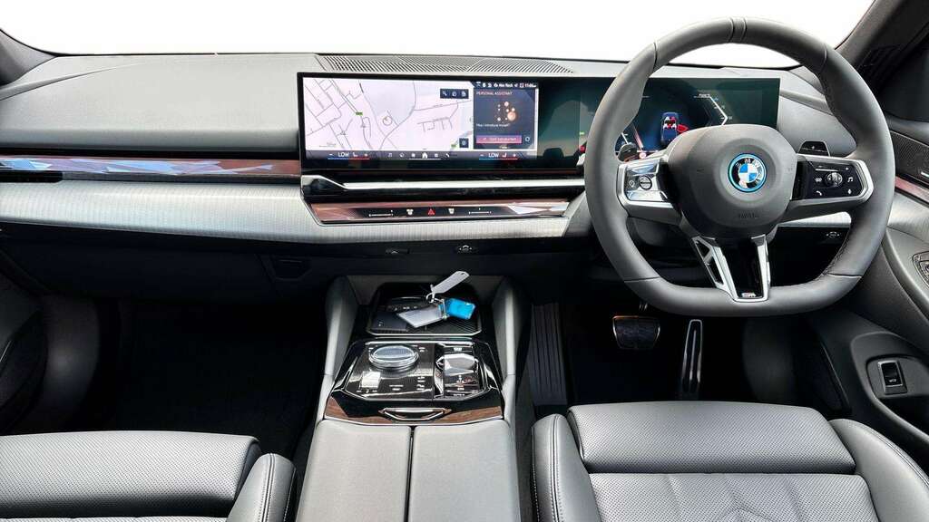 BMW 5 Series 530E M Sport 2026 Blue #4