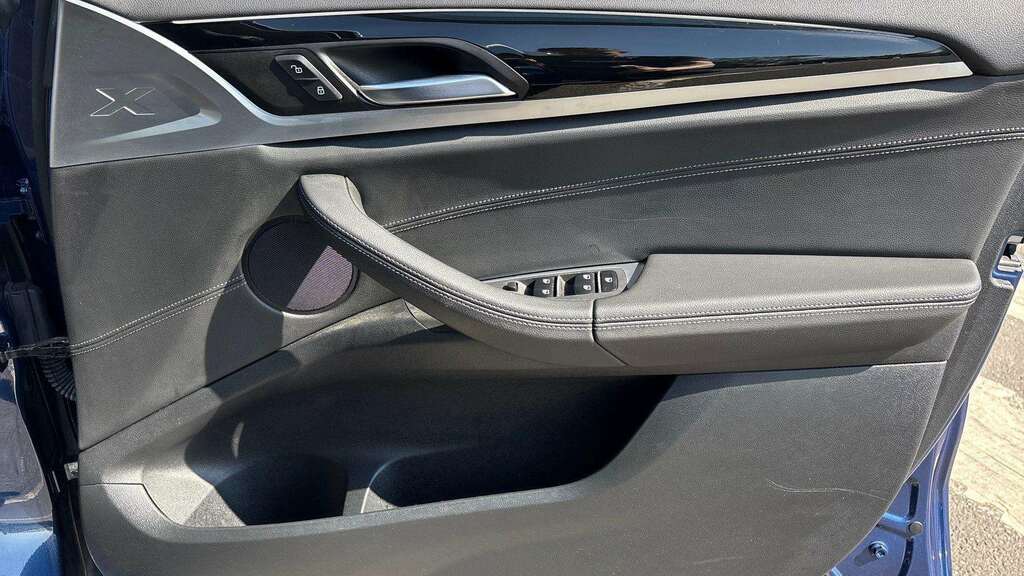 BMW X3 Xdrive30d M Sport - Pan Roof Memor White #26