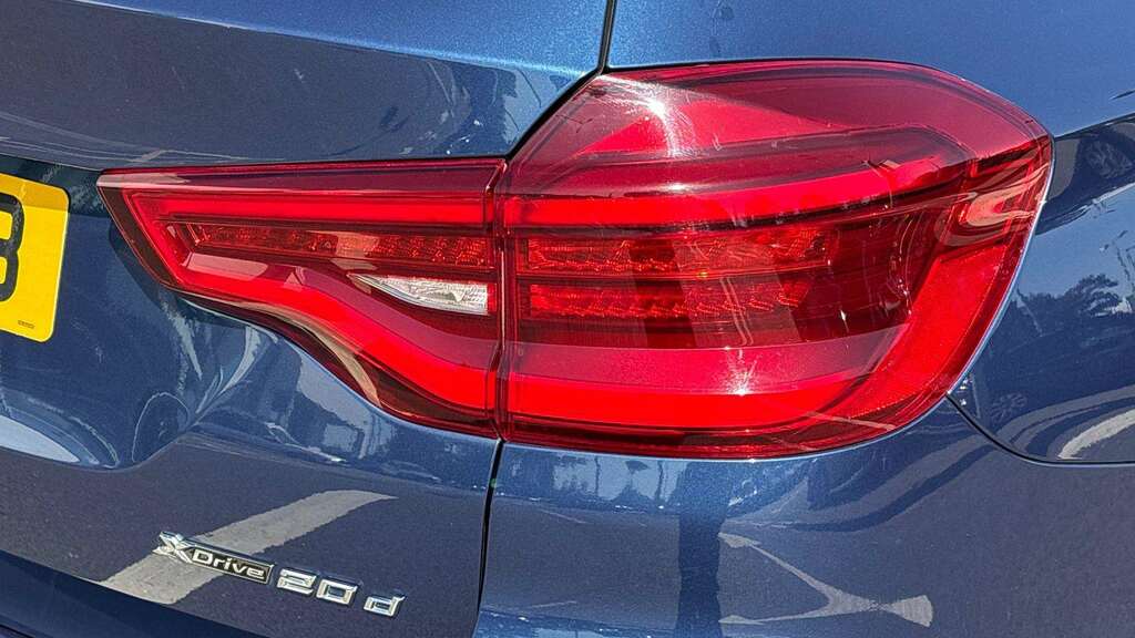 BMW X3 Xdrive30d M Sport - Pan Roof Memor White #16