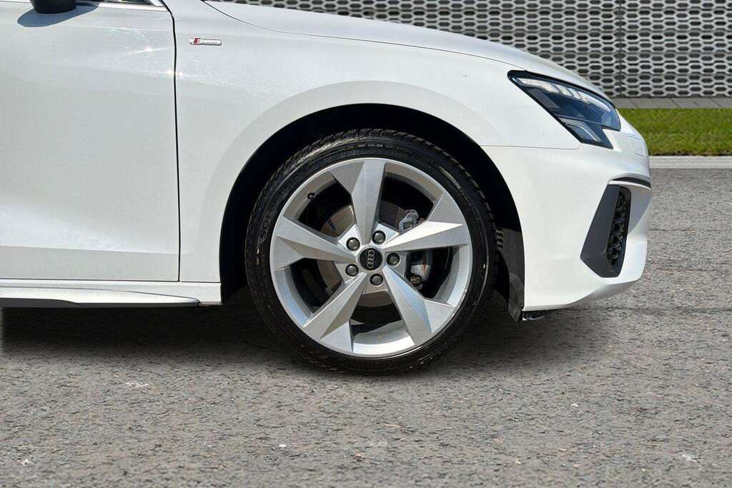 Audi A3 35 Tfsi S Line 2023 KY73MLF White #5
