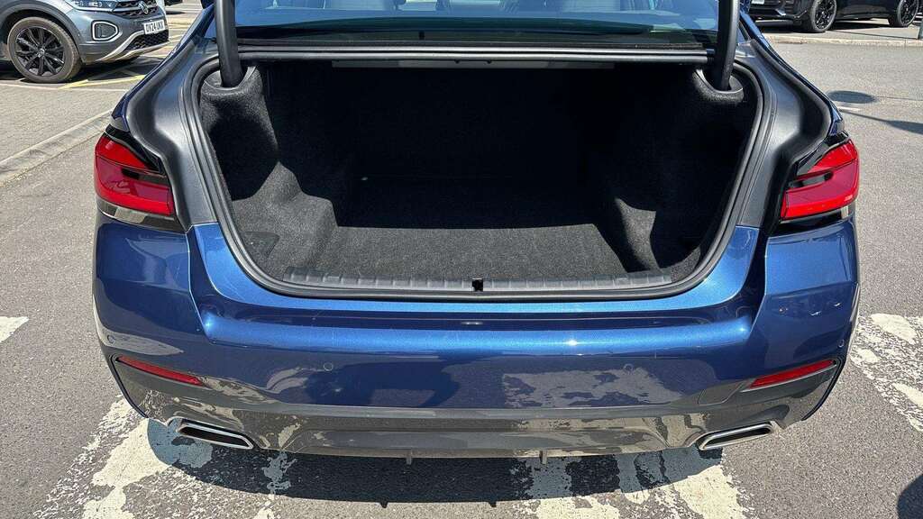 BMW 5 Series 520D Mht M Sport Step 2023 Blue #6