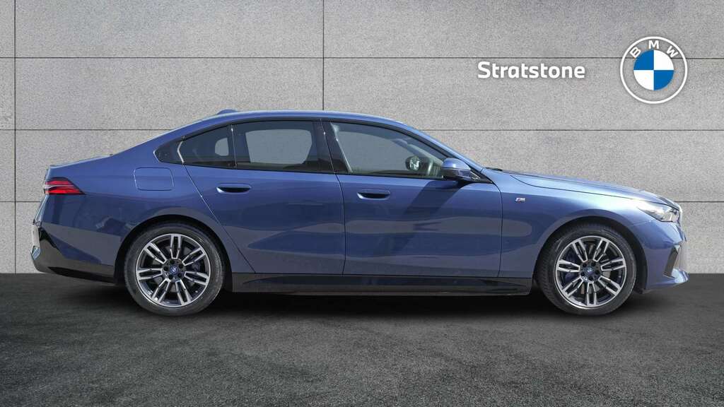 BMW i5 250Kw Edrive40 M Sport 84Kwh 2024 Blue #3