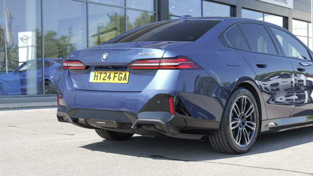 BMW i5 250Kw Edrive40 M Sport 84Kwh 2024 Blue #6
