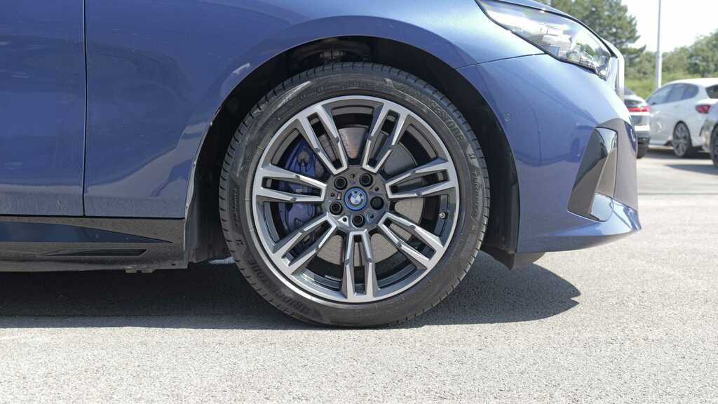 BMW i5 250Kw Edrive40 M Sport 84Kwh 2024 Blue #3
