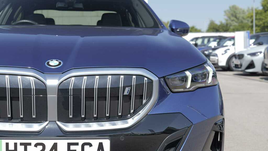 BMW i5 250Kw Edrive40 M Sport 84Kwh 2024 Blue #5