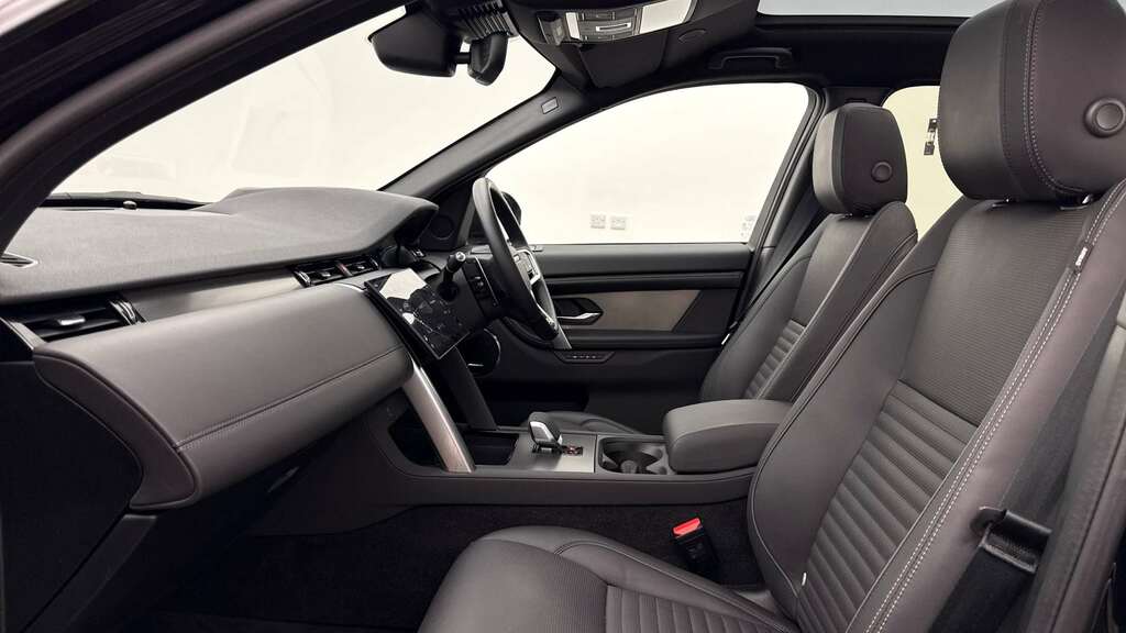 Land Rover Discovery Sport 2.0 D200 Dynamic Hse 7 Seat 2024 Black #3