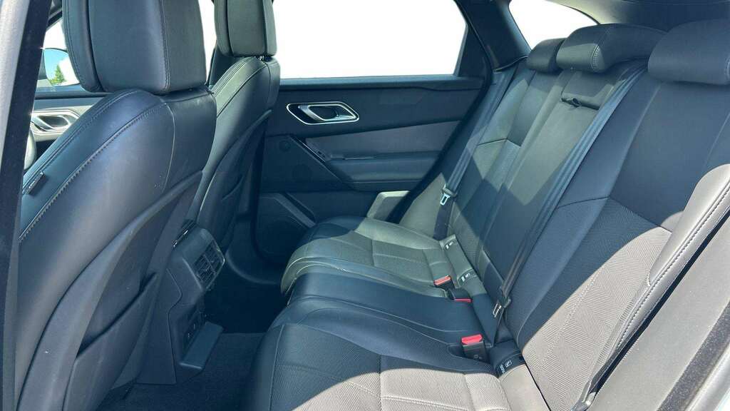 Land Rover Range Rover Velar 2.0 P400e Dynamic Hse 2024 White #4