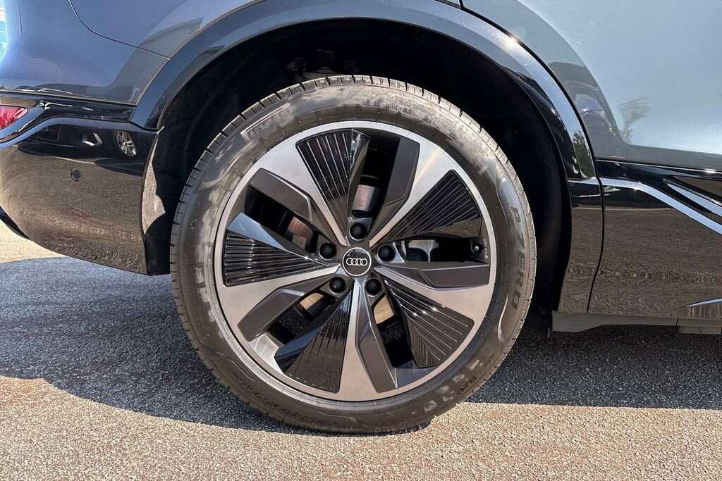 Audi Q6 E-Tron 225Kw Performance 100Kwh Black Edition 20 Grey #5