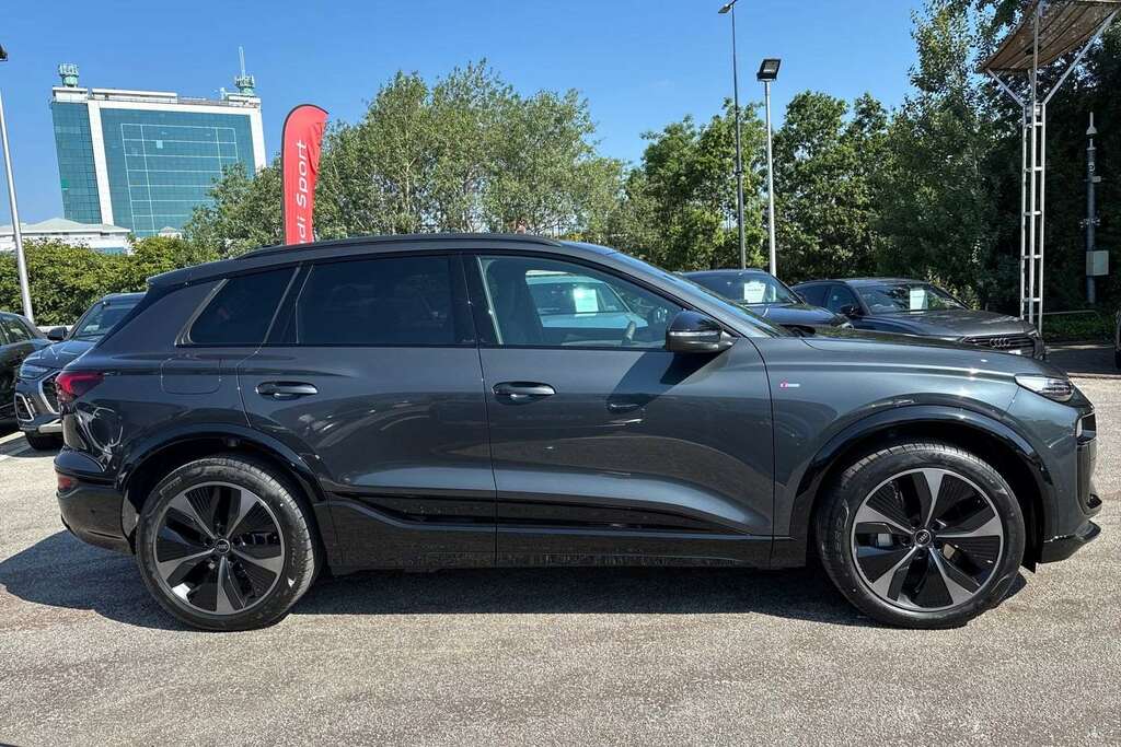 Audi Q6 E-Tron 225Kw Performance 100Kwh Black Edition 20 Grey #4