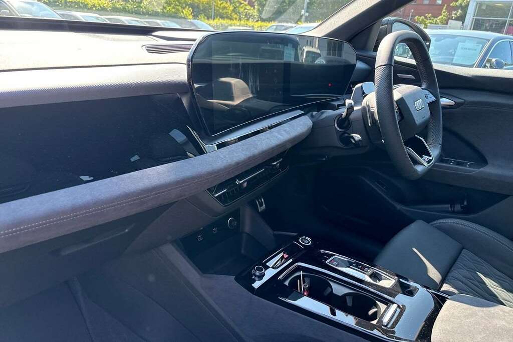 Audi Q6 E-Tron 225Kw Performance 100Kwh Black Edition 20 Grey #2