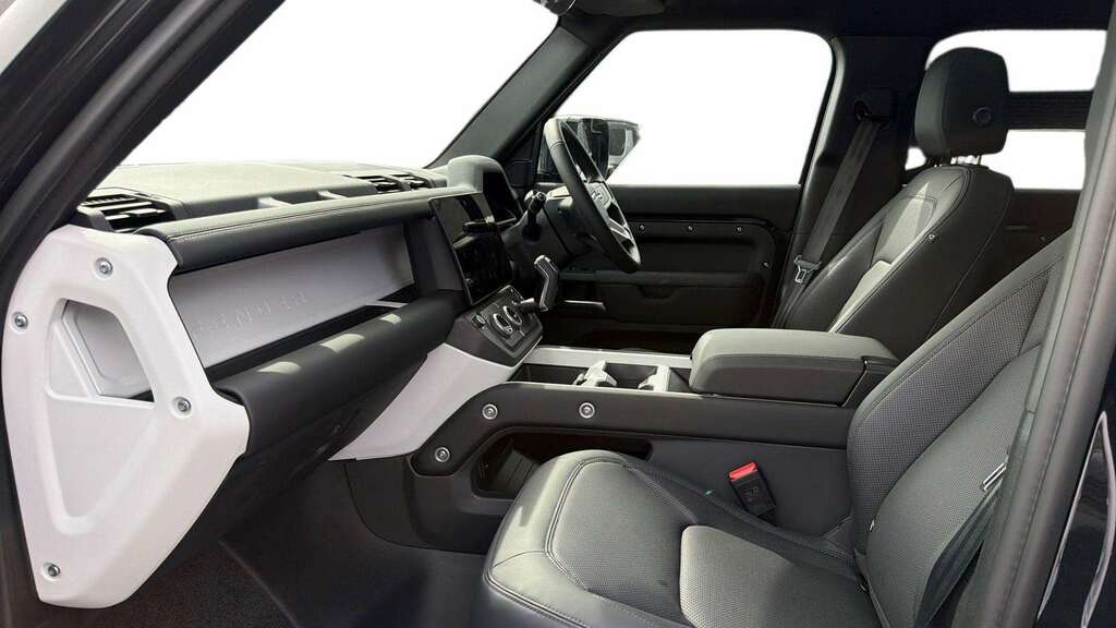 Land Rover Defender 110 3.0 D250 X-dynamic Se 110 2026 BG26UUC Black #3