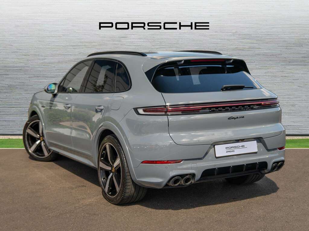 Porsche Cayenne V6 E-hybrid 2024 Grey