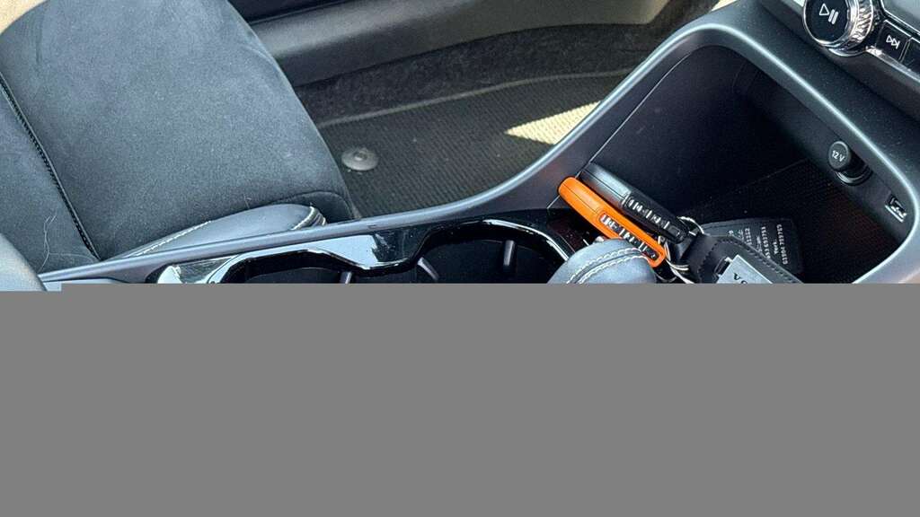 Volvo XC40 2.0 B4p R Design 2021 YJ71ZGM Grey #5
