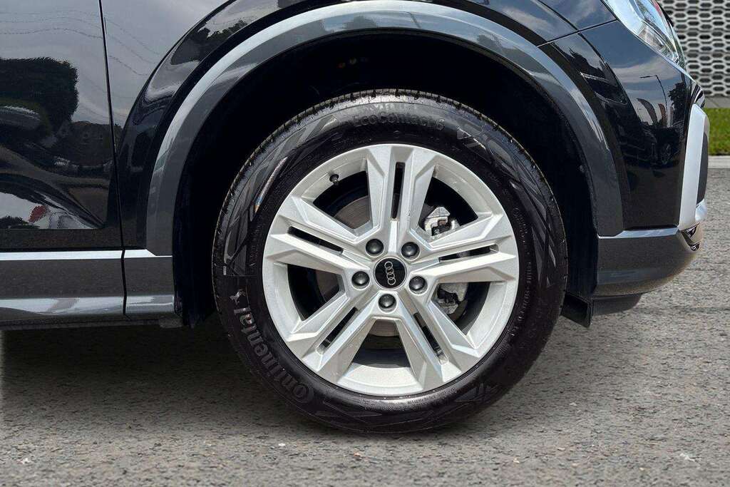 Audi Q2 35 Tfsi Sport S Tronic 2025 Black #4