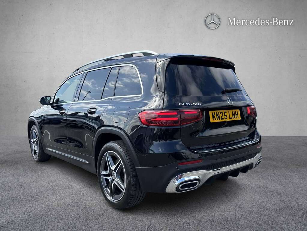 Mercedes-Benz GLB Class 200 Amg Line Executive 7G-tronic 2025 Black #2