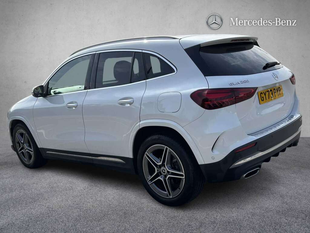 Mercedes-Benz GLA Class 200 Amg Line Executive 2023 GY73PYP White #2