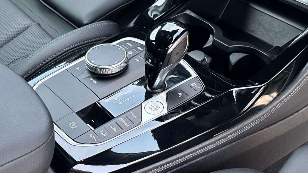 BMW X4 Xdrive20d Mht M Sport Step 2025 YE74RWF Black #3
