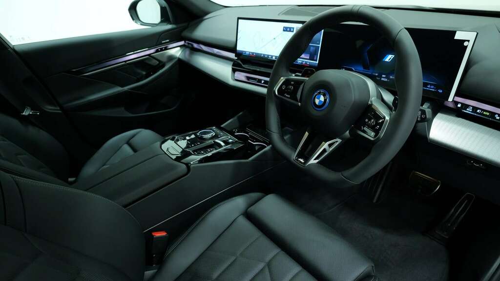 BMW 5 Series 530E M Sport 2026 YP26XLZ Grey #6