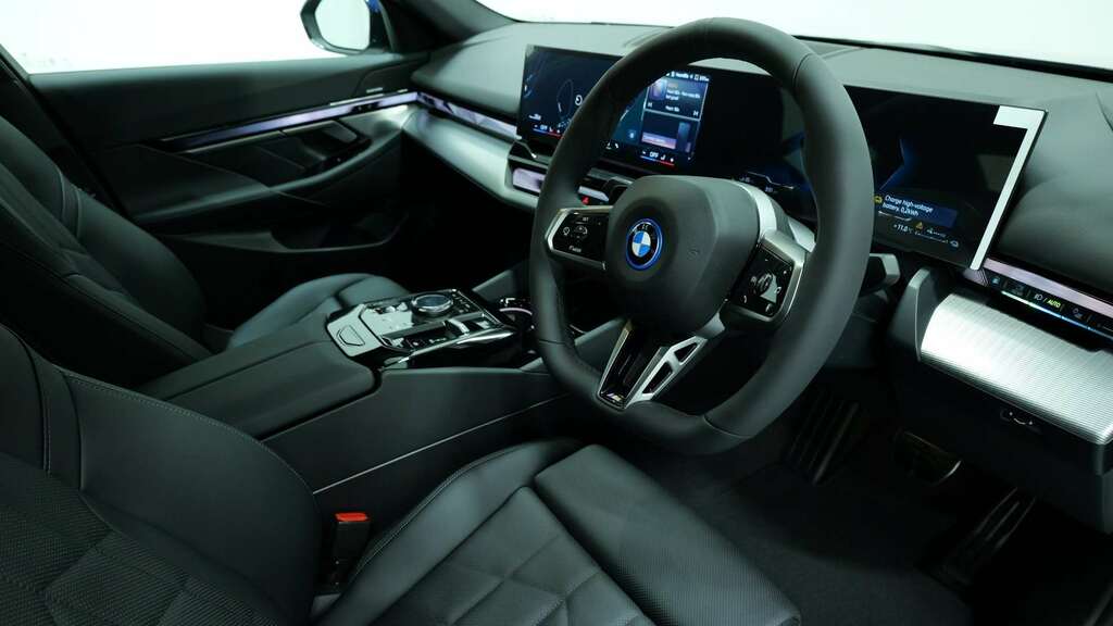 BMW 5 Series 530E M Sport 2026 YP26XNL Blue #6