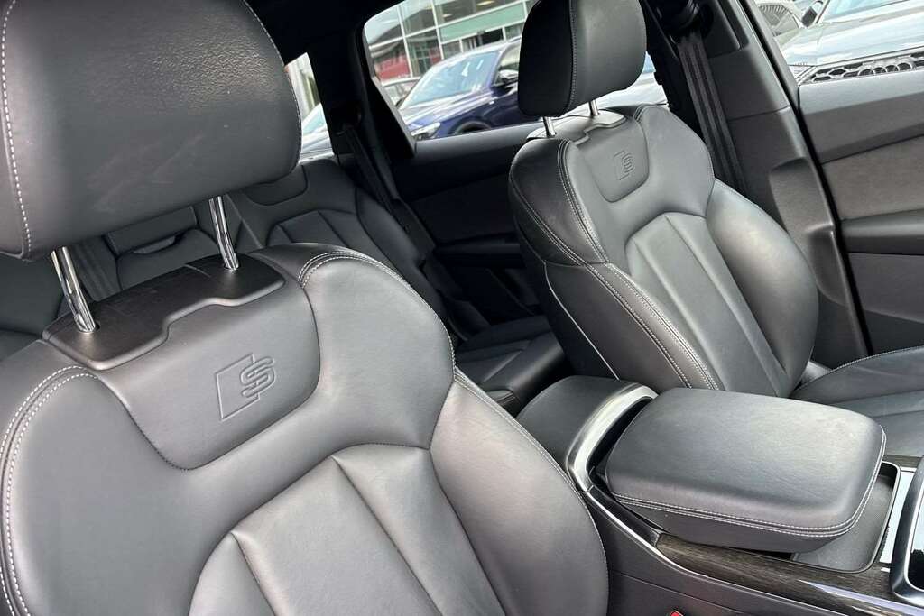 Audi Q7 S Line  #29