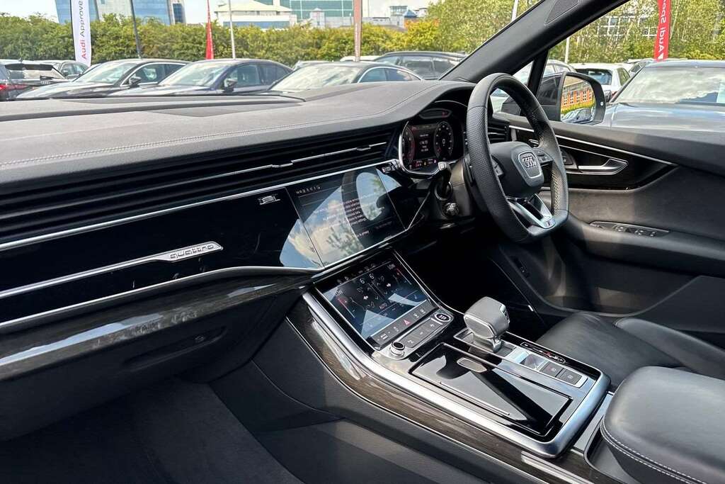 Audi Q7 S Line  #1