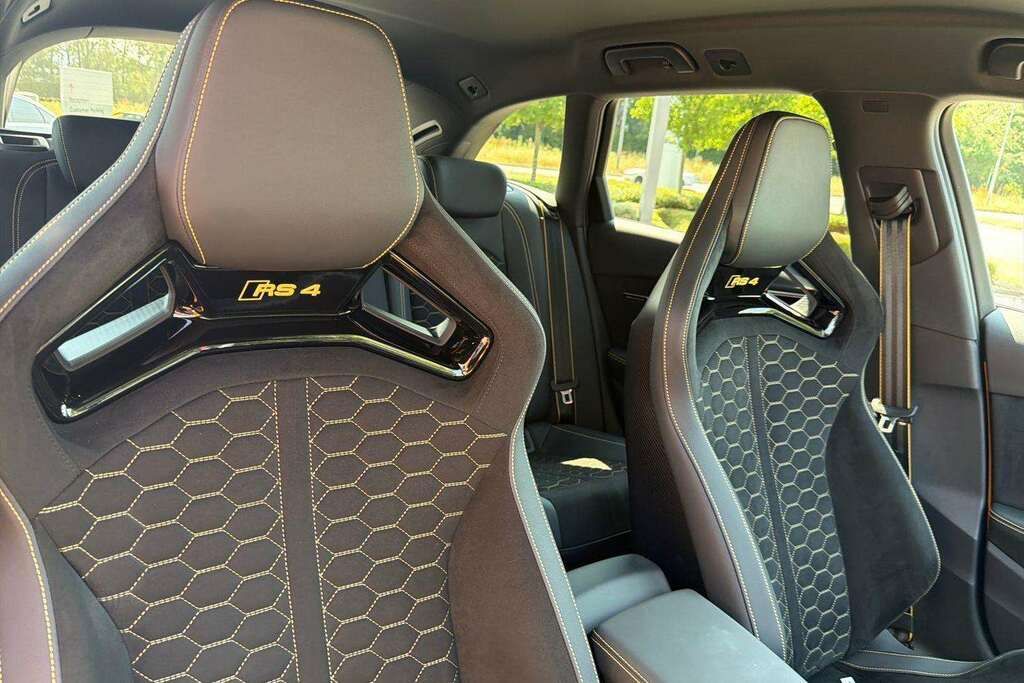 Audi RS4 Edition 25 Years Black #21