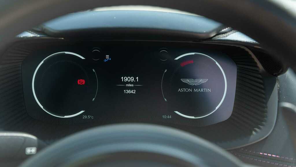 Aston Martin DBX V8 Dbx707 Touchtronic 2024 Purple #6