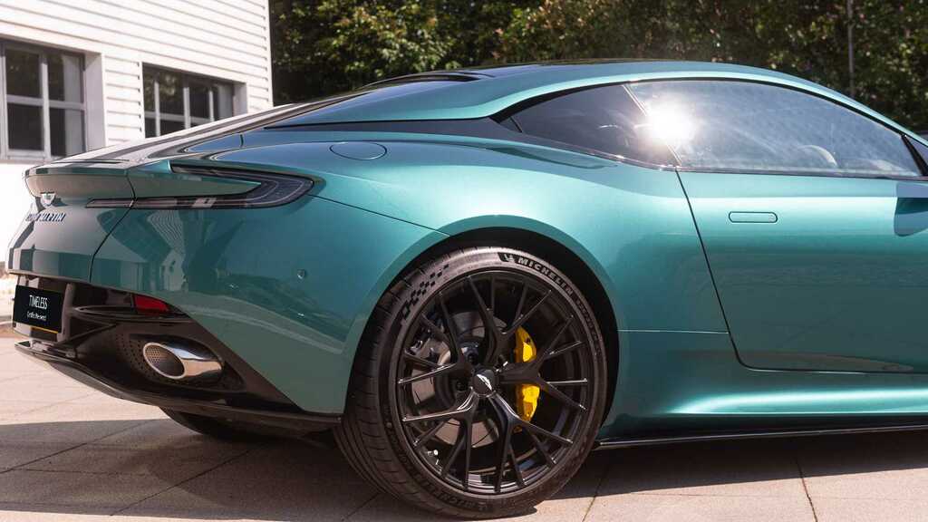 Aston Martin DB12 V8 Coupe White #17