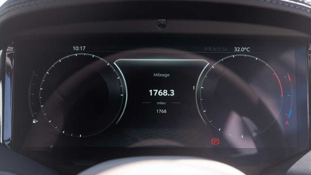 Aston Martin DB12 V8 Coupe White #4