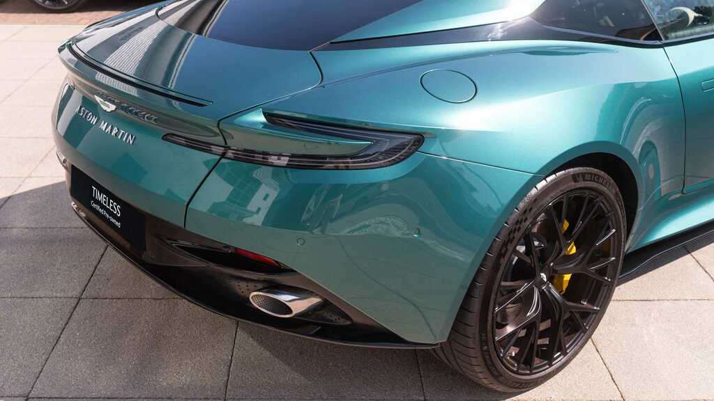 Aston Martin DB12 V8 Coupe White #18