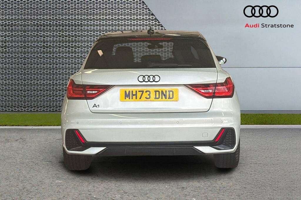 Audi A1 25 Tfsi Black Edition 2023 Silver #6