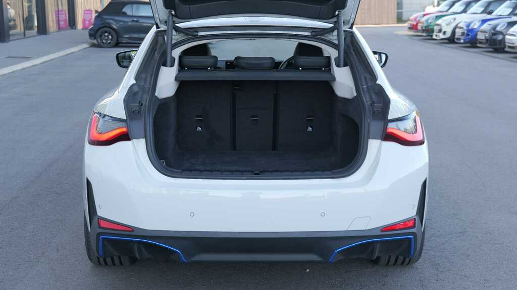 BMW i4 250Kw Edrive40 Sport 83.9Kwh Tech Pack White #3