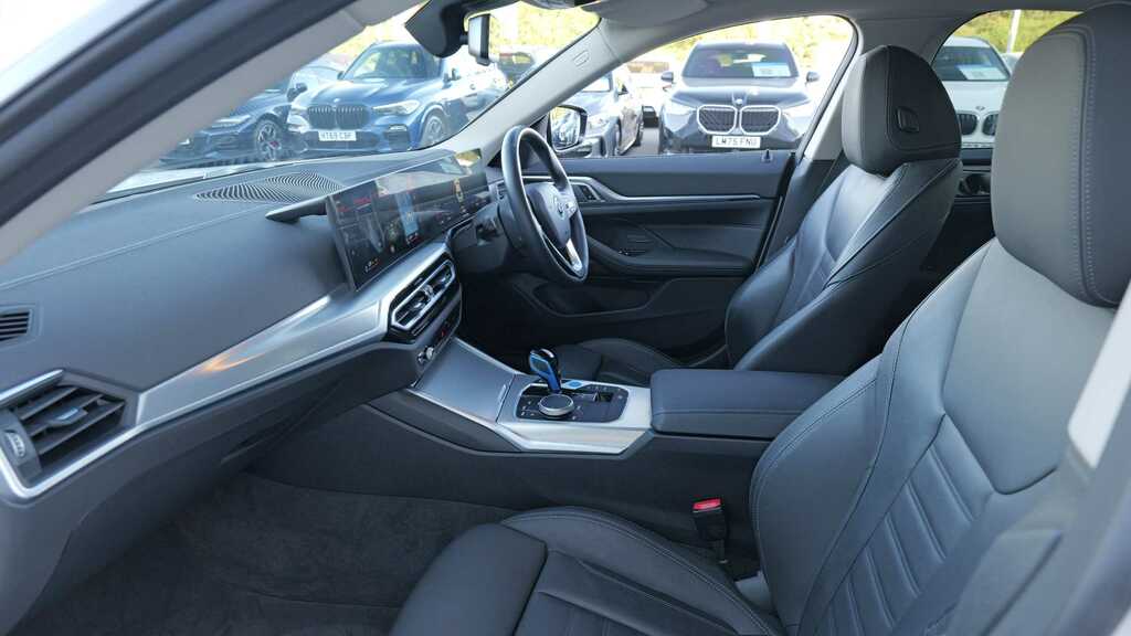 BMW i4 250Kw Edrive40 Sport 83.9Kwh Tech Pack White