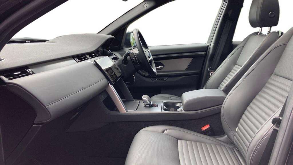 Land Rover Discovery Sport 2.0 D200 Dynamic Hse 7 Seat 2025 Black #3