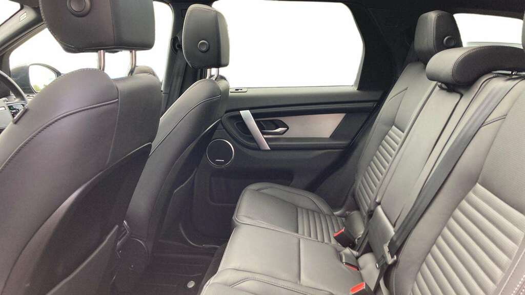 Land Rover Discovery Sport 2.0 D200 Dynamic Hse 7 Seat 2025 Black #4