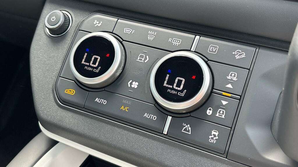 Land Rover Defender 110 3.0 D250 Xs Edition 110 Wide Arch Kiturb Black #35