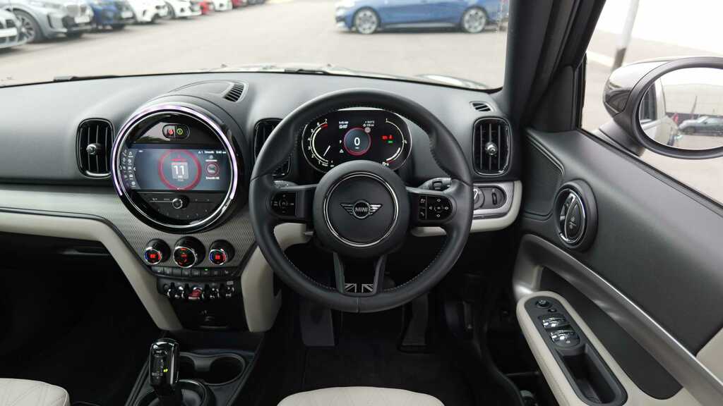 Mini Countryman 1.5 Cooper Exclusive Premium 2023 Black #3